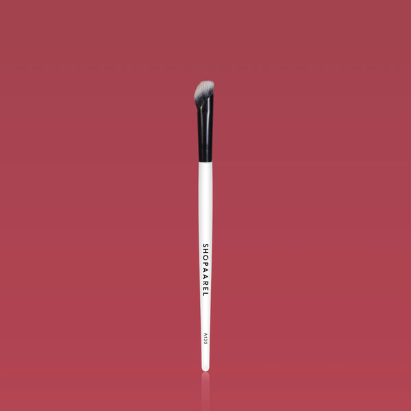A130Angled Nose Shadow Brush