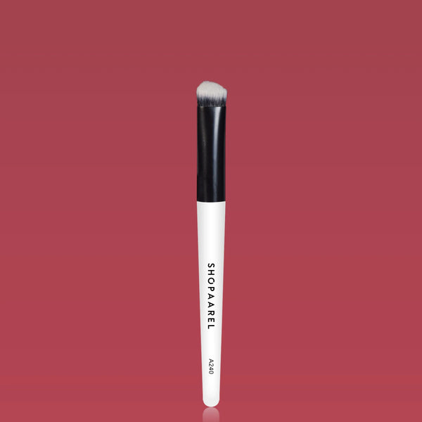 A240 Triangle Concealer Brush